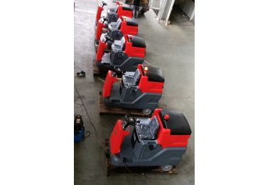 5 RLA1100 ide-on floor scrubber will be sent to Australia