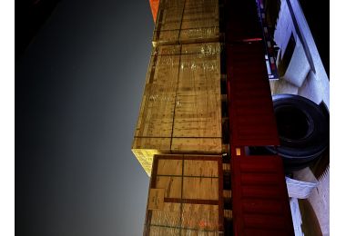 RONLON's floor scrubbers, sweepers and industrial vacuum cleaners are about to be shipped to Southeast Asia