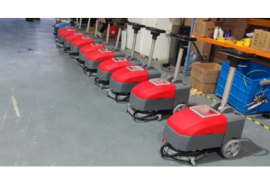 RONLON RLA330 floor cleaning machines are about to be shipped to Australia