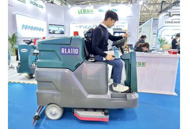 Final Day of the Exhibition: RONLON Booth Remains Popular, Floor Scrubbers in the Spotlight