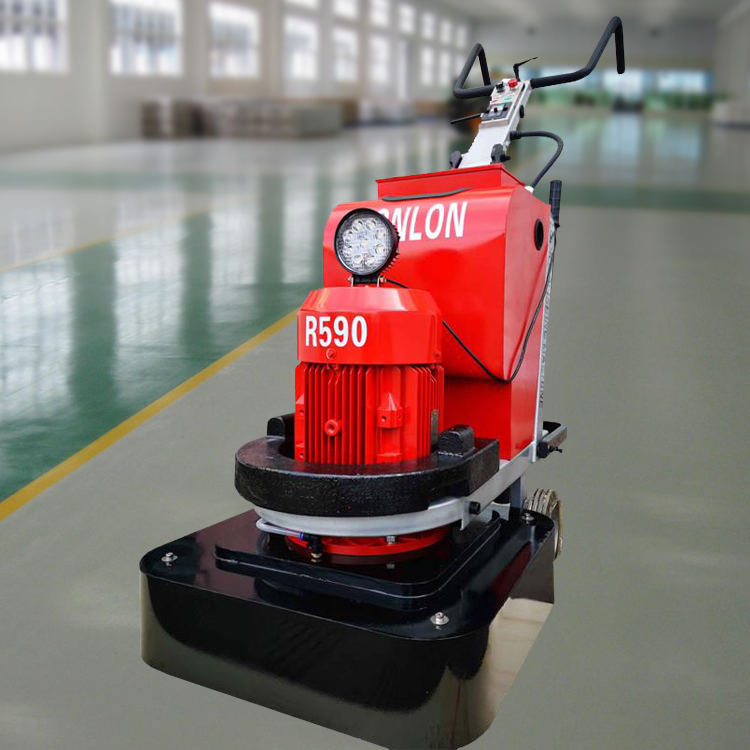 R590M.jpg
